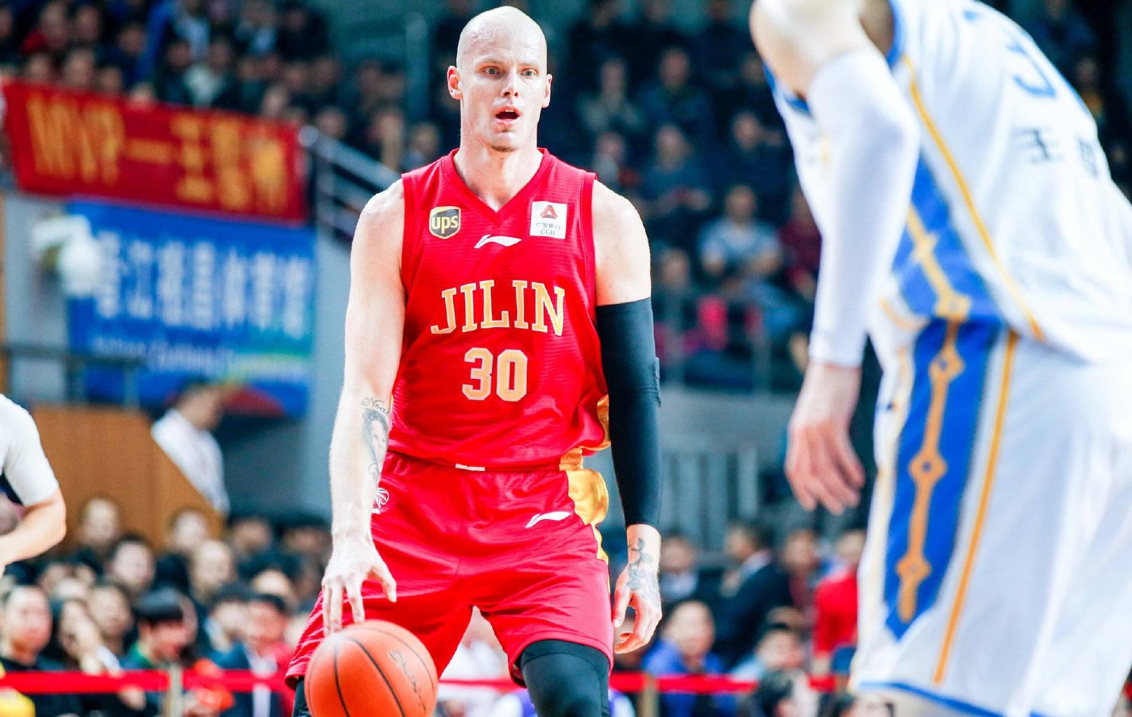 最新NBA季后赛比分分析，群雄逐鹿，谁将问鼎总冠军？