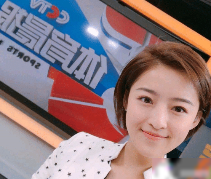 体育新闻女主播，她们如何成为体育界的璀璨明星